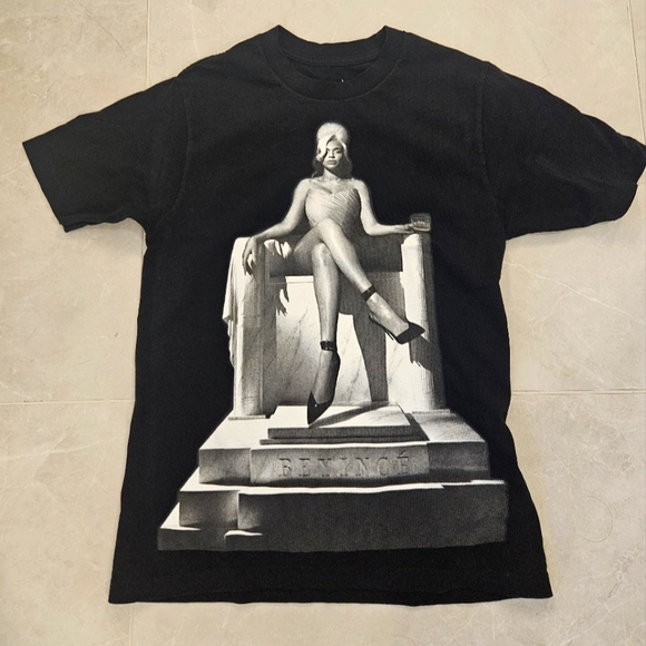 Web Exclusive Cowboy Carter Beyonce Shirt from D.C. Show - Size Small - Picture 1 of 2